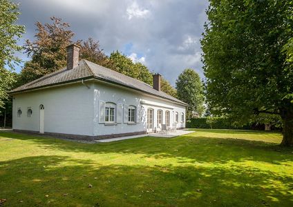 Villa te koop in Aartselaar